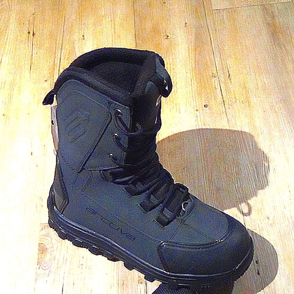Arctiva all black, size 11 snow boots